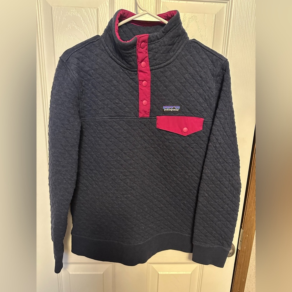 Patagonia Men's Navy and Pink Quilted Zip-Up Sweater